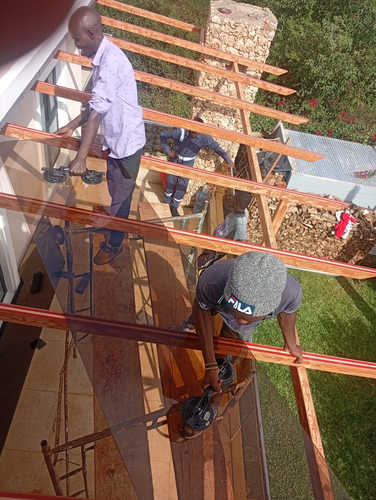 Aluminium and glass installation process