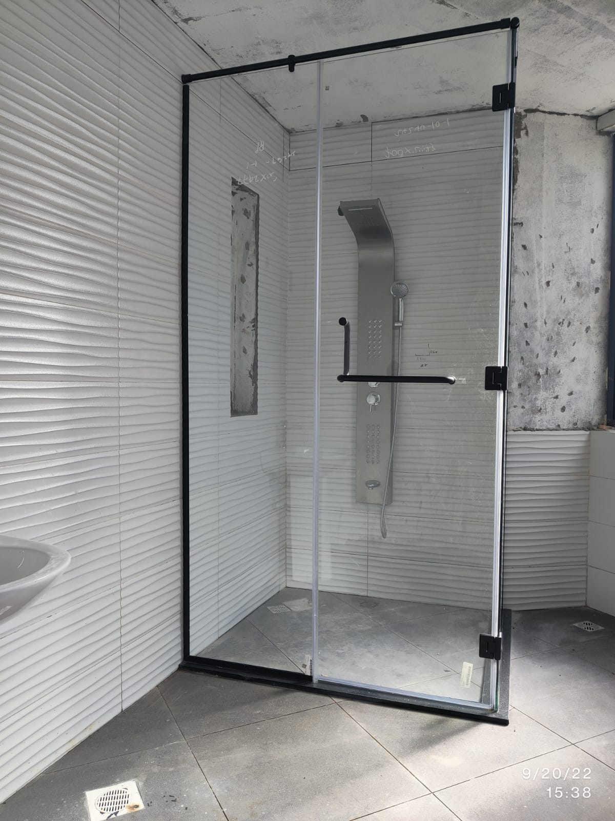 Shower Screens & Cubicles project 8